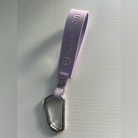 Lululemon Keychain - Picture 1 of 3